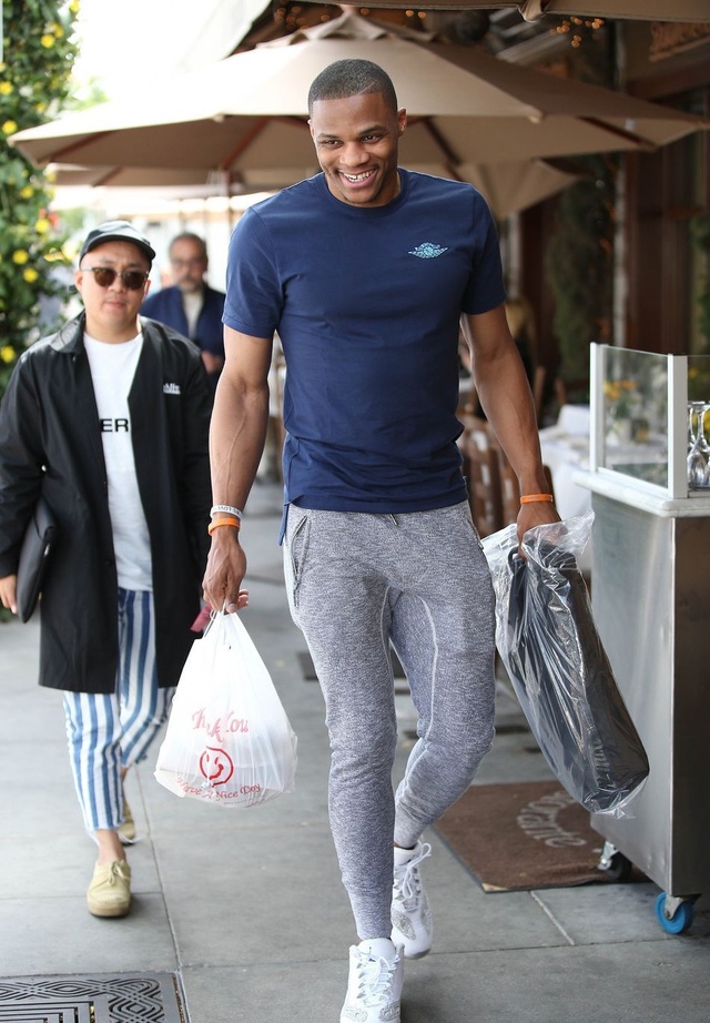 中场背身 中场背身